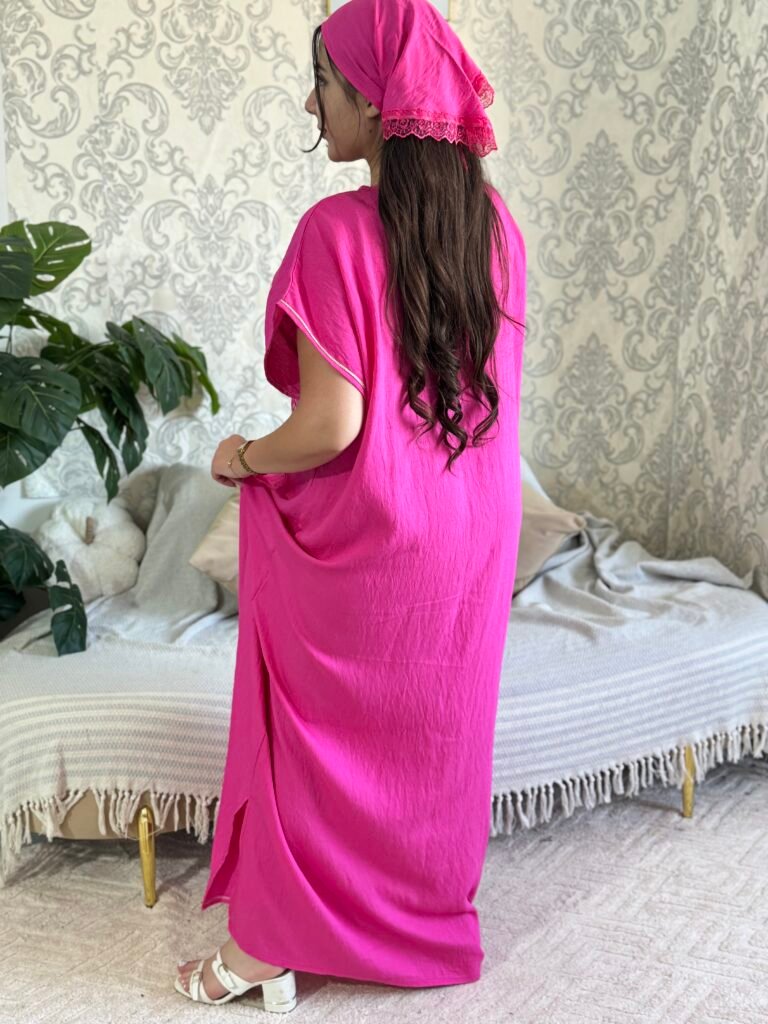 Robe Brodée Élégante – Raffinement Féminin & Détails Délicats