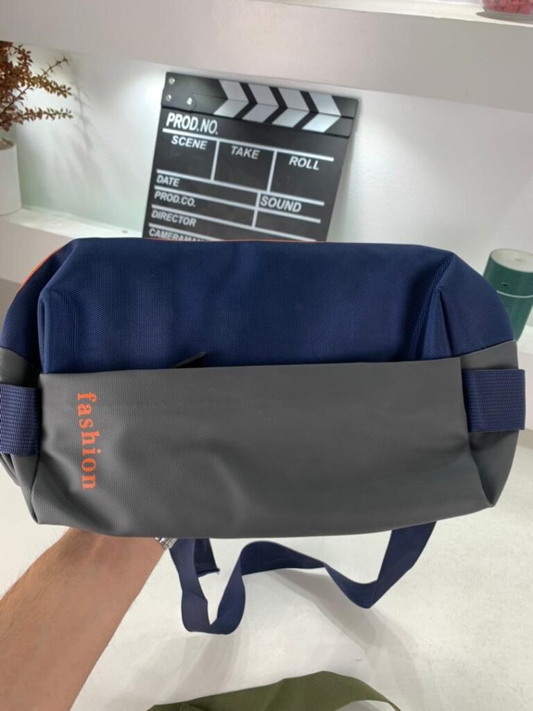 Sac de Poitrine Fashion pour hommes avec bandoulière– Style Urbain & Praticité Quotidienne