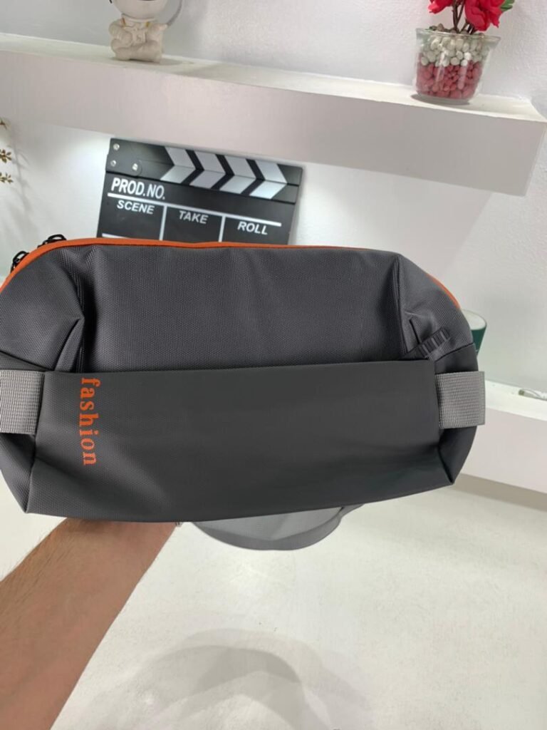 Sac de Poitrine Fashion pour hommes avec bandoulière– Style Urbain & Praticité Quotidienne
