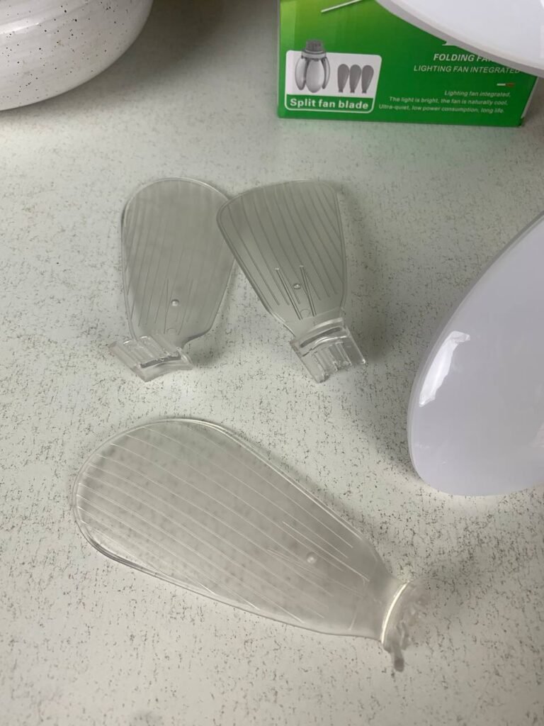 Ventilateur de Plafond Lumineux 2 en 1 avec Télécommande et Éclairage LED Puissant