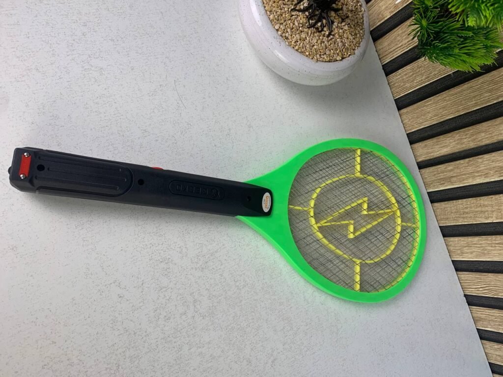 Raquette Électrique Anti-Insectes SWAT – Élimination rapide et sans produits chimiques