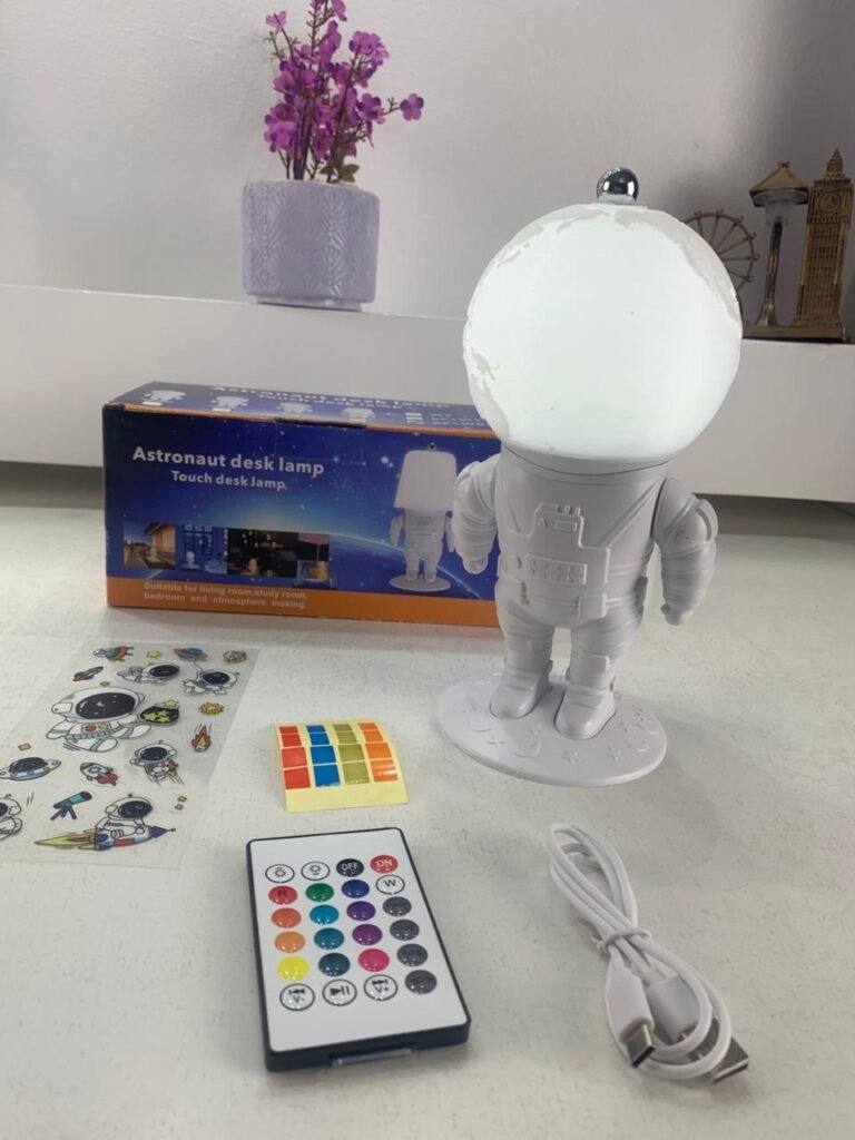 Lampe Astronaute Lunaire LED 16 Couleurs – Une ambiance magique dans votre chambre