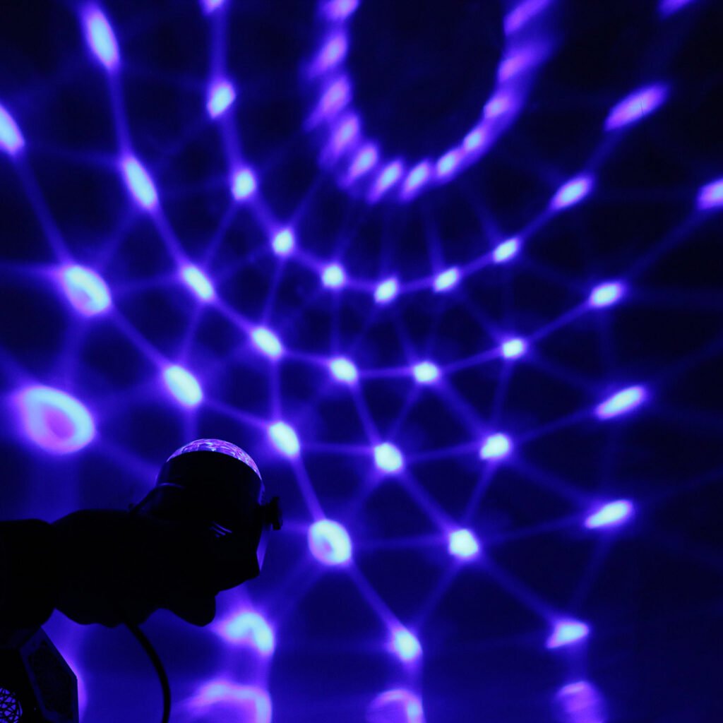 Projecteur LED Effet Vague d'Eau avec Enceinte Bluetooth — Ambiance Intérieur & Extérieur
