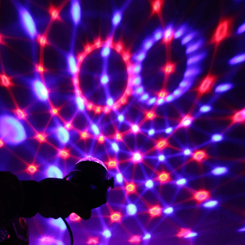 Projecteur LED Effet Vague d'Eau avec Enceinte Bluetooth — Ambiance Intérieur & Extérieur
