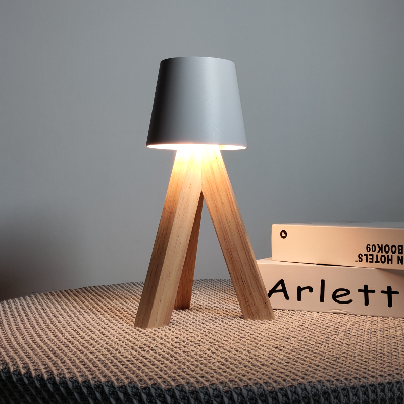 Lampe de table LED en bois rechargeable — éclairage design pour salon
