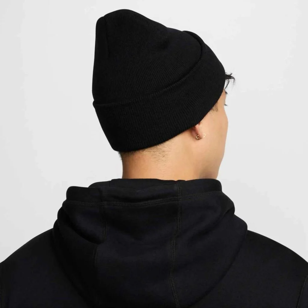 Bonnet Peak Swoosh Noir & – Style Sportif, Confort & Chaleur pour l’Hiver