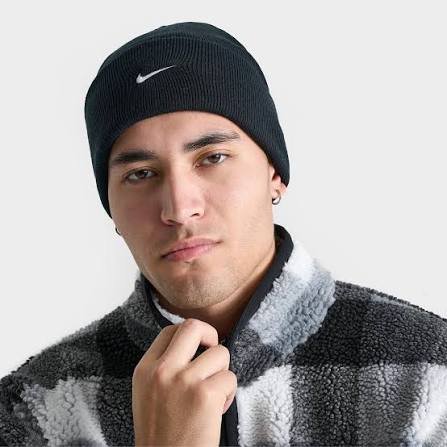 Bonnet Peak Swoosh Noir & – Style Sportif, Confort & Chaleur pour l’Hiver