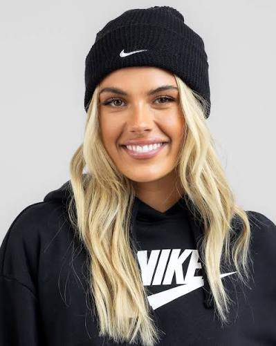 Bonnet Peak Swoosh Noir & – Style Sportif, Confort & Chaleur pour l’Hiver